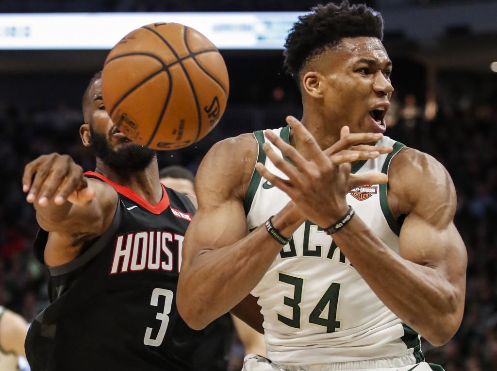 密尔沃基雄鹿训练开放日，冲刺阶段单刀错失引欢呼，欧联在即，球队文化再被提及的简单介绍